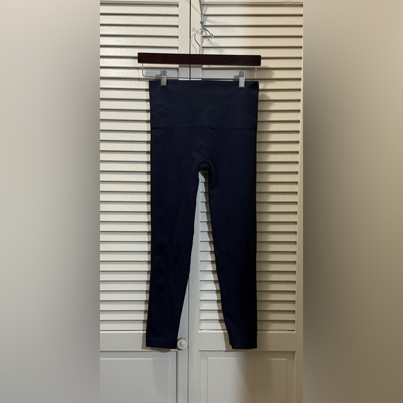 SPANX Look at Me Now Seamless Leggings RN112121 in navy Blue - Picture 2 of 5